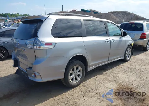 2018 Toyota Sienna Se 8 Passenger from USA, damaged, VIN 5TDXZ3DC3JS938129